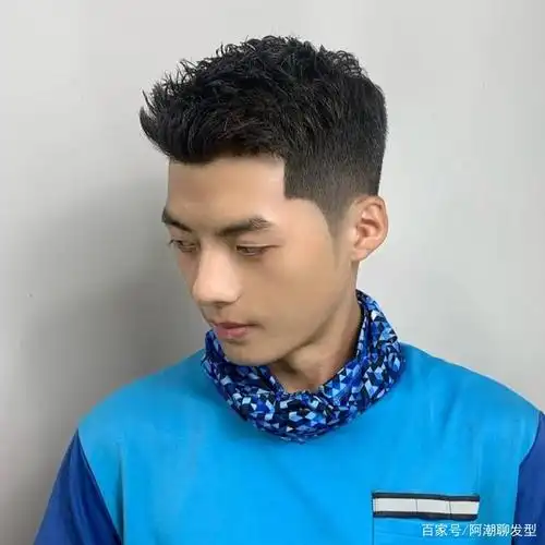 男生夏季留这3款露额短发,简单干净,更显阳光帅气!