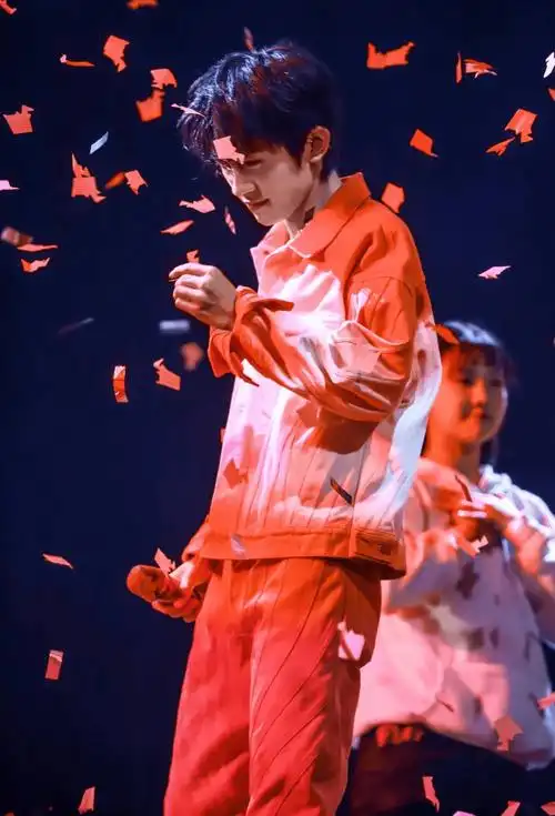 易烊千玺新专辑《刘艳芬》制作细节曝光,引爆粉丝期待!