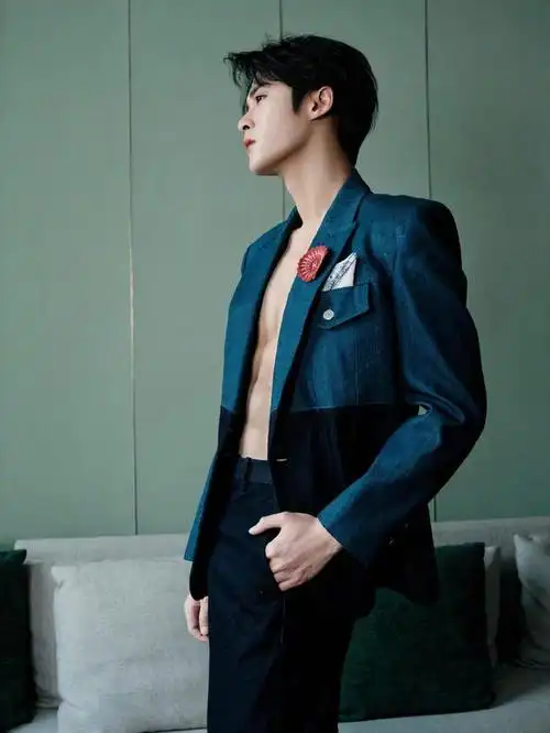 檀健次:好身材是男人最好的礼服