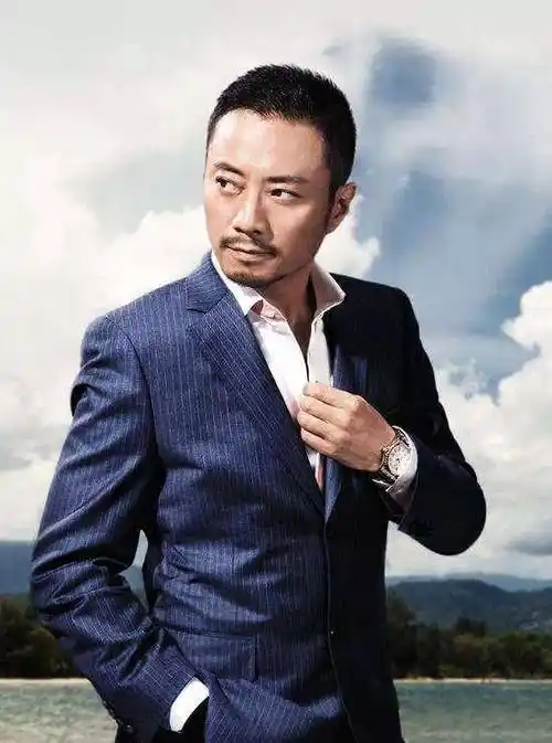 36岁出道,44岁拿影帝,"铁血硬汉"张涵予,娱乐圈一股清流