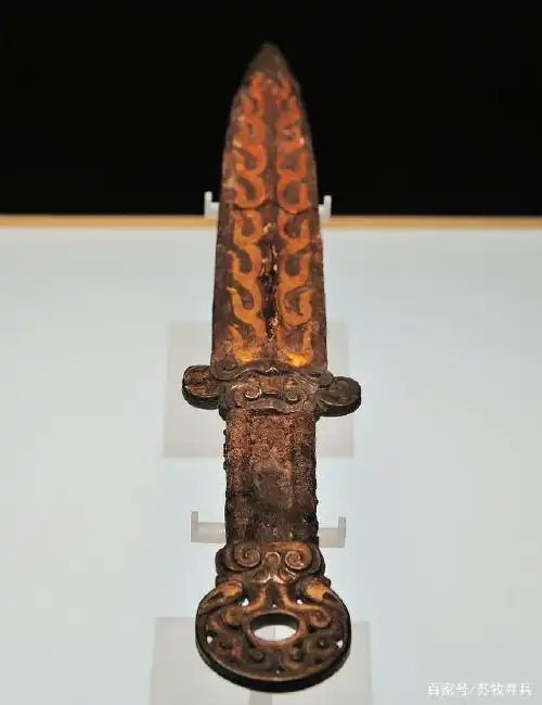 一刀一剑展现汉代古兵风采