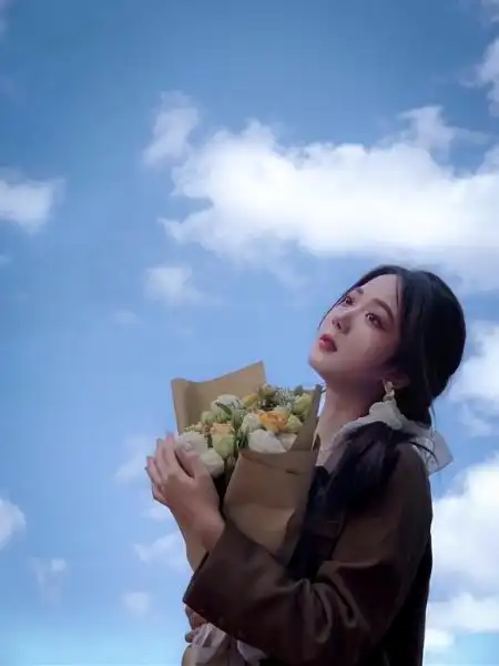 拿花怎么拍照,这些摆姿势技巧,出片太美了-拍照必学