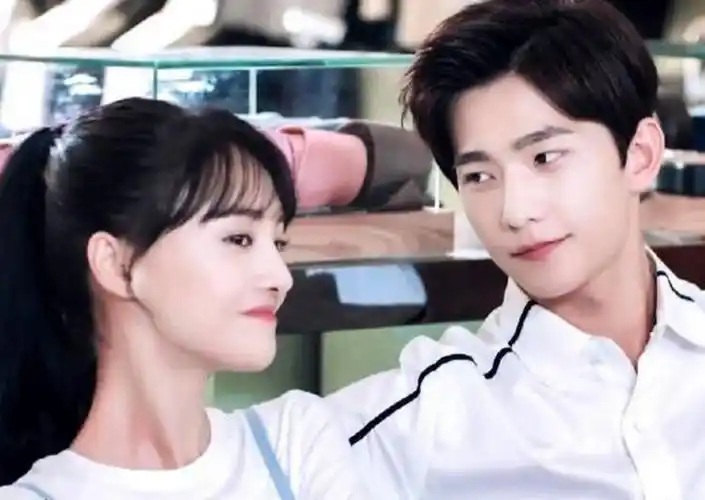 郑爽杨洋恋情坐实最新,杨洋郑爽在一起了吗两人全程沉醉爱河照片曝光