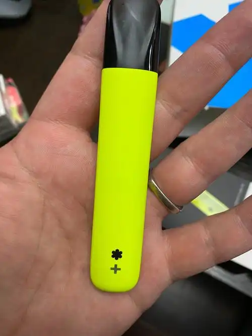 电子烟其实是为了配鞋子的颜色买的还有双亮橘色可惜全网没我的码了