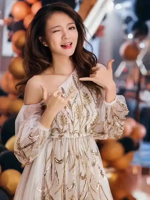 美艳动人的女明星—安以轩_代表作品_支持_评论