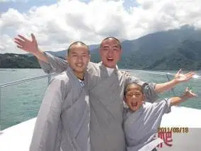 我校学员赵一龙随少林寺武僧团出访台湾