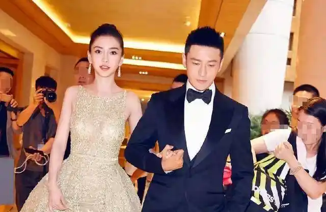 angelababy大方秀恩爱,综艺里提老公黄晓明,两人此前现身酒店_儿子