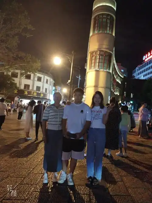 带着三个宝贝出来逛逛 - 抖音