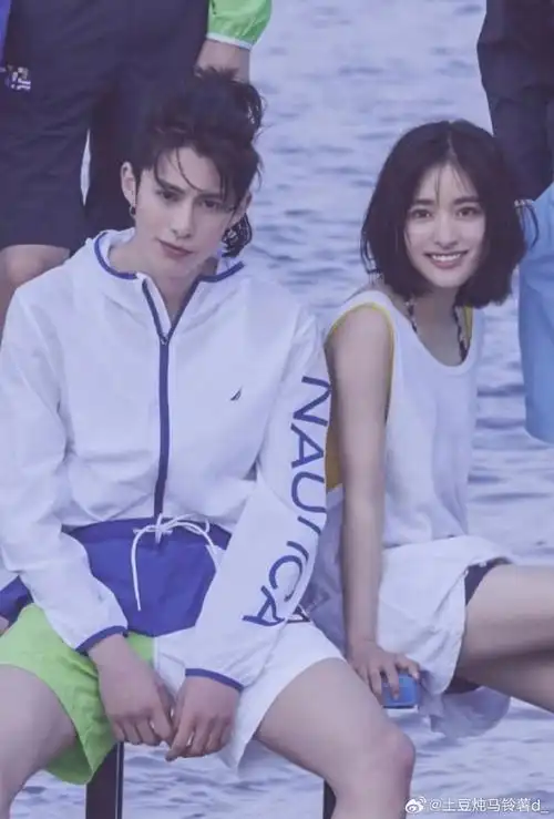 桃花坞复活吧我的cp#桃花坞沈月和王鹤棣同框了!梦回我们棣月系了