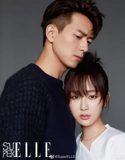 最火情侣杨紫李现曝时尚写真