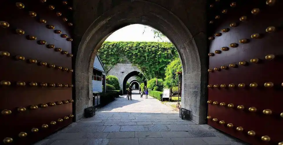 国内保存规模最大的古城门,被誉为"天下第一瓮城",就在南京_中华门