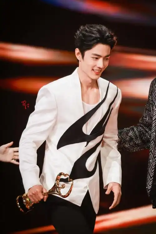 x玖少年团肖战daytoy#马丽雷佳音肖战 躲c位