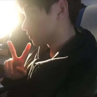 男生头像冷酷帅气侧脸带点萌萌的