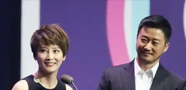 谢楠多年来深爱着的主持人竟然邀请了他们剧组录制一档综艺节目,这一