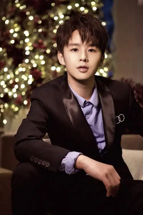 徐浩纽约出席联合国活动 英气少年推广中国文化