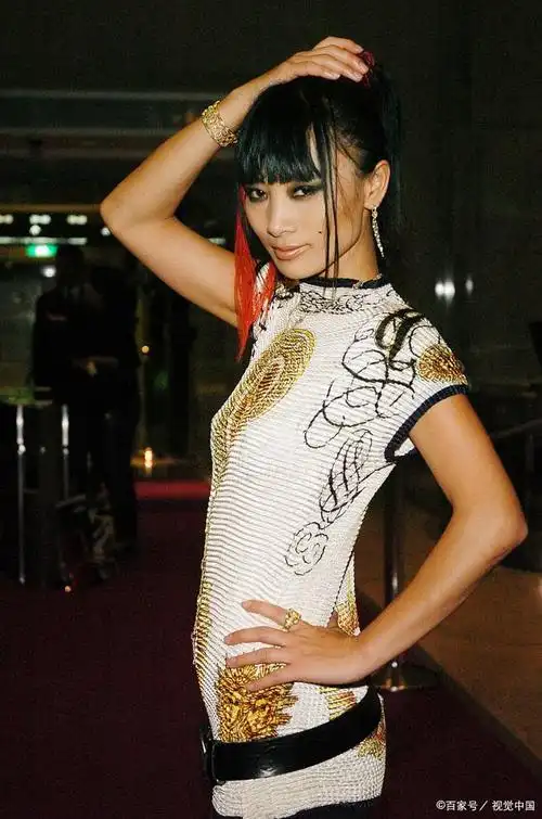 从清纯女神到美国妖姬,再到偷窃被抓,美女白灵经历了什么?