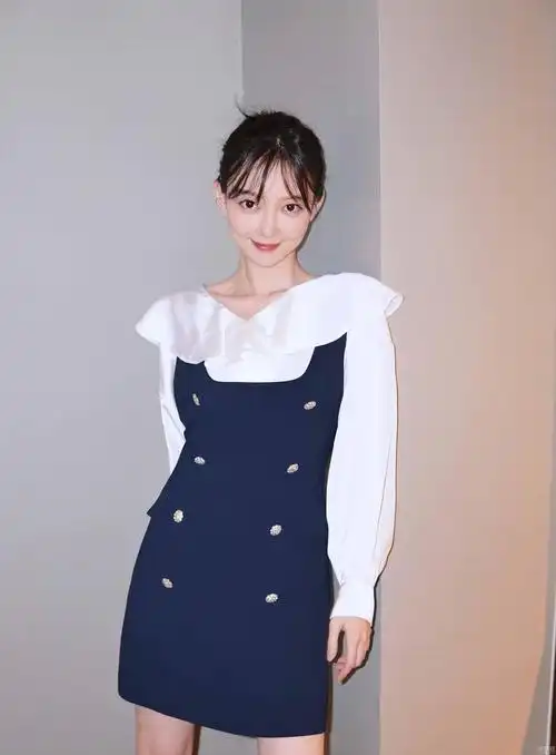 汪小敏九月时尚大片上线可甜可盐魅力流露