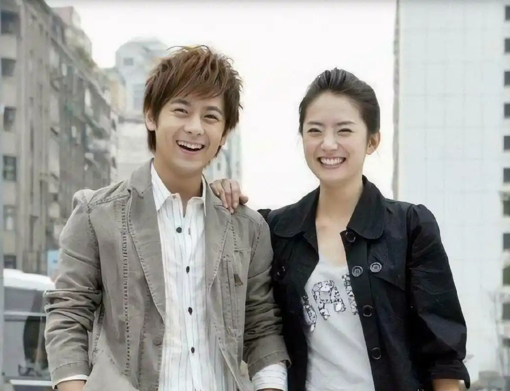 林志颖揭12年前放羊的星星内幕仲天骐的耳钉居然是磁铁