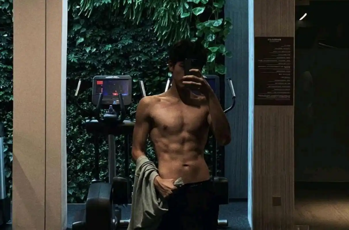 陈飞宇的腹肌 哇喔,不错哦#明星