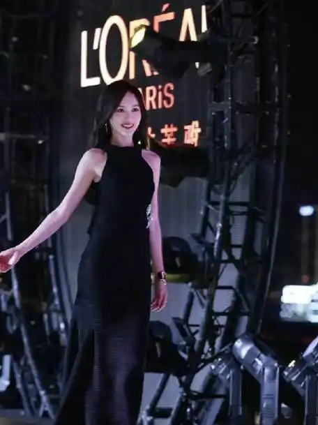 唐嫣走路仪态##唐嫣新高定首穿