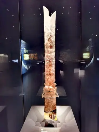 其它 "三星堆"一个不解之谜 写美篇三星堆还出土了大量的玉器和陶器