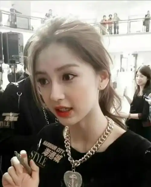 angelababy 的颜值在内娱是什么水平?