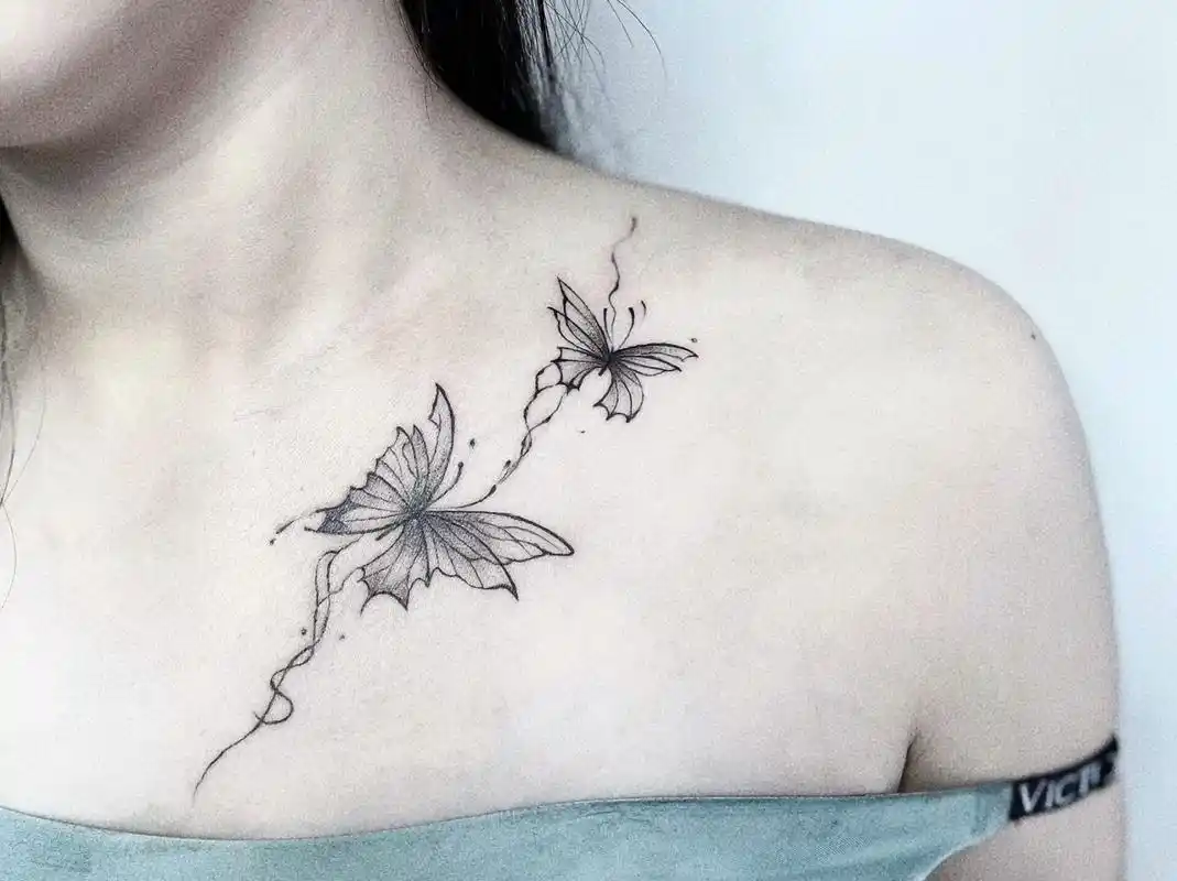 锁骨蝴蝶纹身 翩翩起舞的美丽03 象征重生也象征着美好爱情