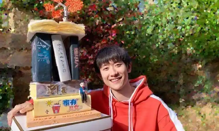 原创张一山生日真挚发文感谢粉丝还晒出搞怪自拍快来看看角色刘星成年