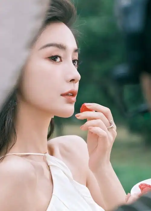 angelababy绿野漫游写真##angelababy公主下午茶