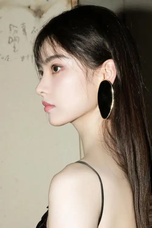 张艺上|亮相"宇宙游——从原初火球出发"艺术展_腾讯新闻