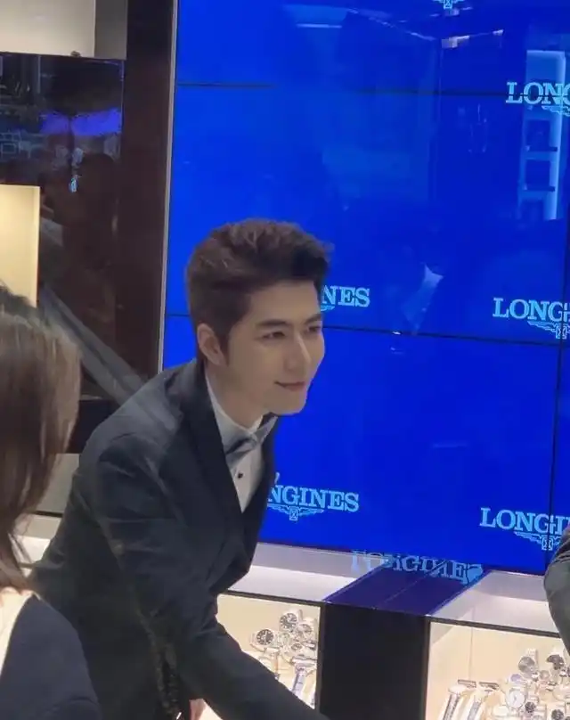 陈学冬181cm的身高,到底长什么样子?看看这张生图