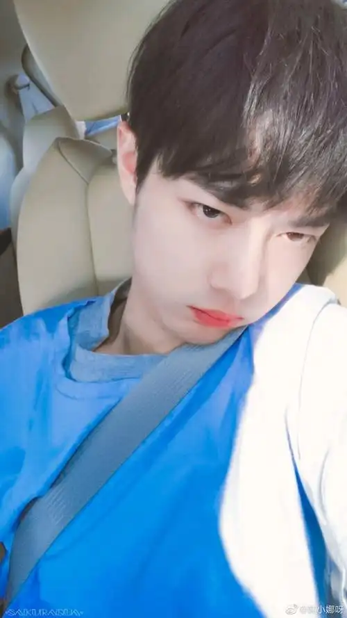 肖战嘟嘟嘴好可爱哦