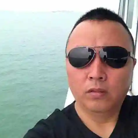 老男人图片真实头像 男生头像图片大全 -【爱个性】