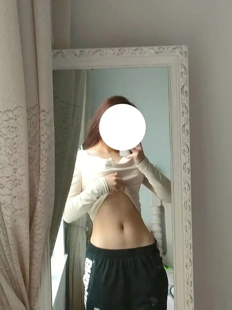 和猫猫#轻微马甲线#微胖106 你说平平的也很可爱,转眼你 - 抖音