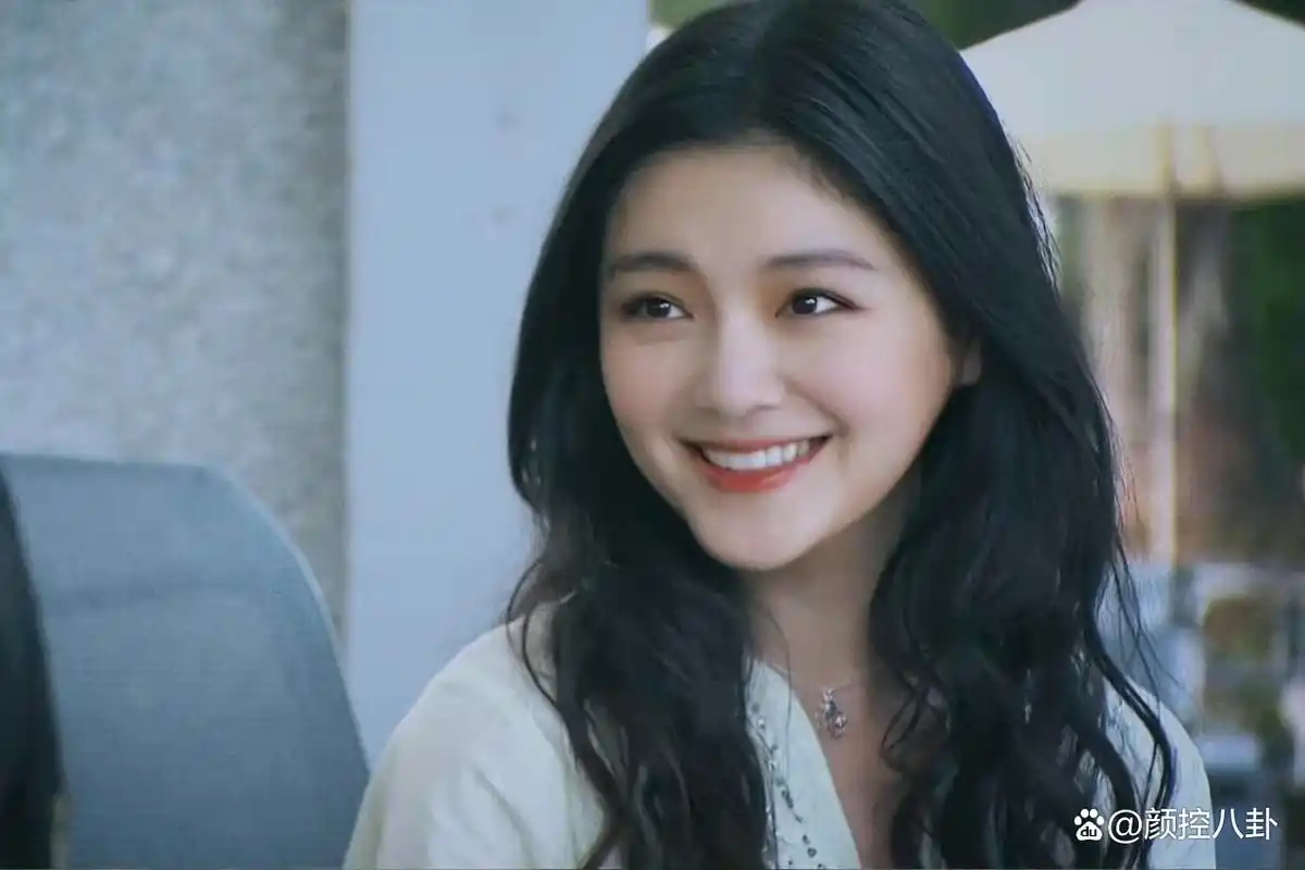 大s年轻的时候真的太美了!身上的清冷破碎感太绝了!