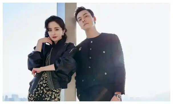 杨幂陈伟霆牵手,爱情闪耀娱乐圈._姐姐_魏大勋_绯闻