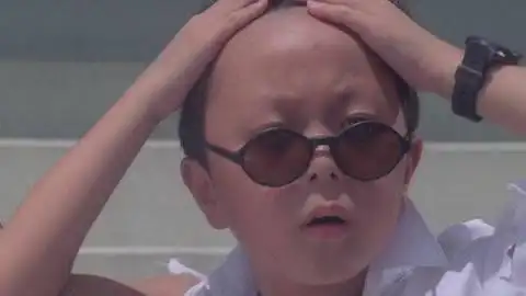 谢苗小时候呆萌可爱,演技自然,非常讨人喜欢.