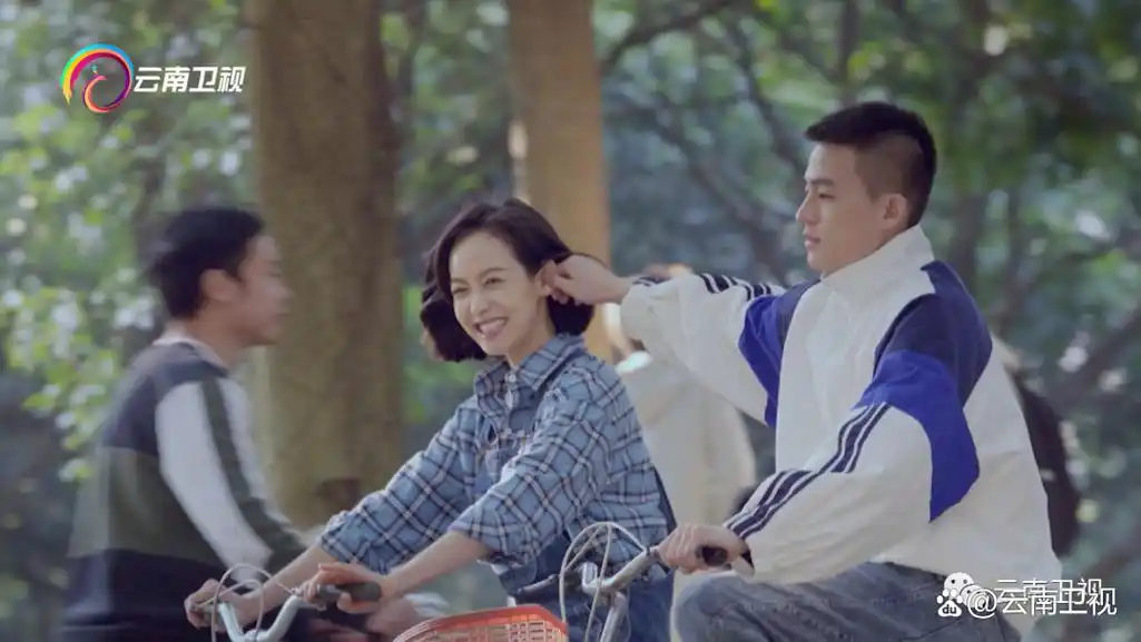 拥抱时代,不负青春|电视剧《山月不知心底事》云南卫视今晚20:34播出!