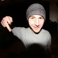 竖中指男生头像霸气的男生坚中指鄙视手势头像图片