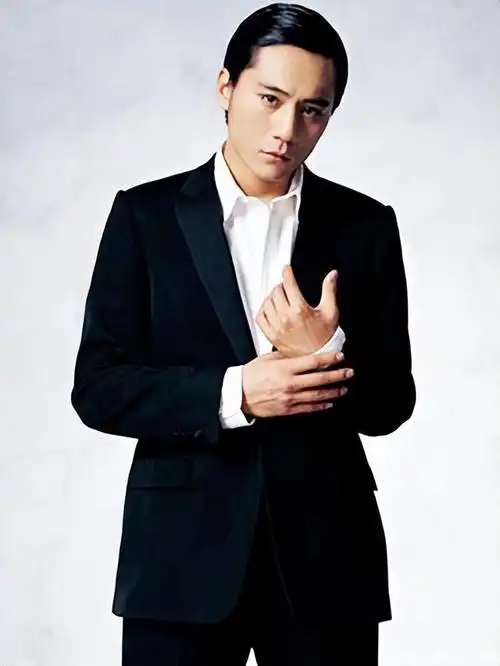 刘烨与谢娜分手16年:各自的人生都是繁花与眼泪相伴