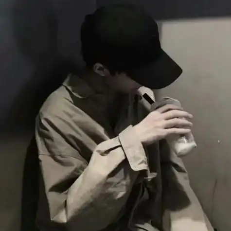 洛白:高冷男头超酷大头照成熟超帅男生头像