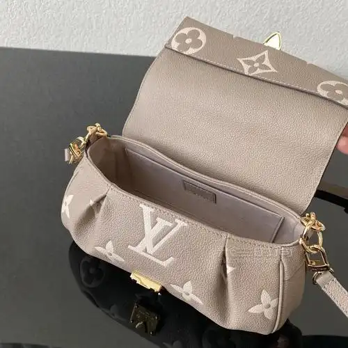 lv路易威登2021新款favourite云朵斜挎包 米色压花牛皮m45836_13