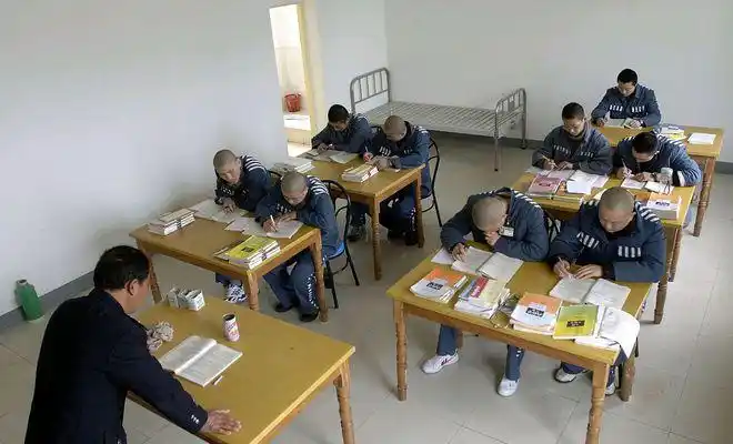 监狱:真实的监狱生活是什么样的?读完令人心寒!_网易订阅