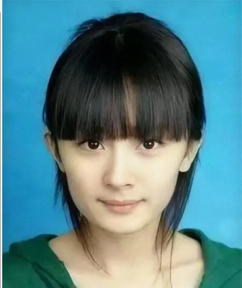 都说杨幂整容了杨幂霸气晒出道前素颜照整没整容一看便知