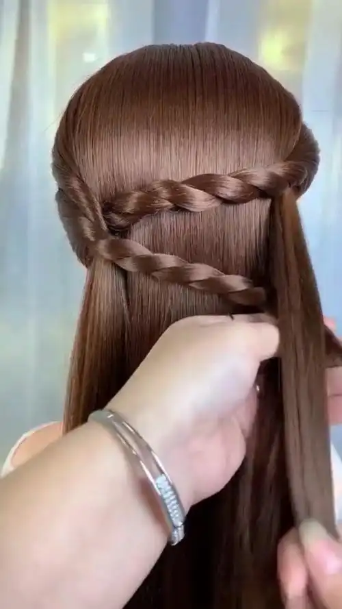 简单可学会的2款长直发编发发型,端庄显气质-度小视