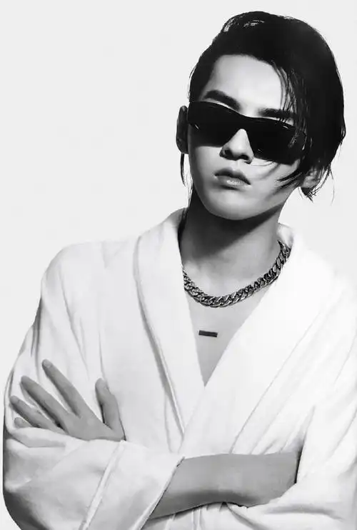 保时捷赛车手吴亦凡##吴亦凡杂志