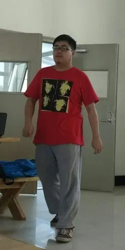 图中的人身材算胖吗?