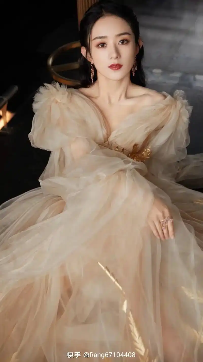 十位女明星穿婚纱你最喜欢谁?@袁冰妍～冰淇淋00 @潇蜜 @ - 抖音