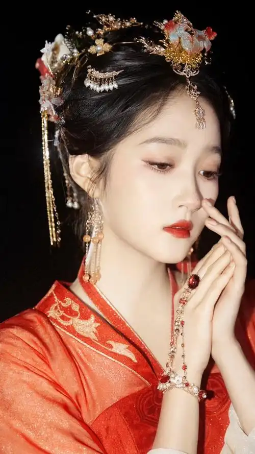 关晓彤红衣琵琶女#我宣布这是@关晓彤今年为止以来最好看的古装造型