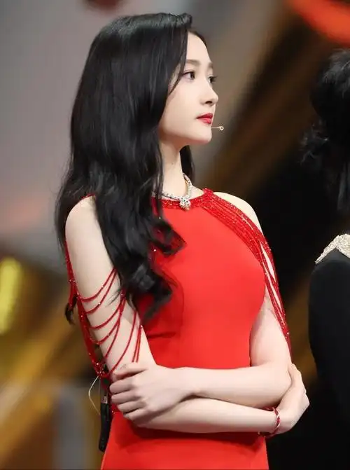 徐梓钧谈老牛,同班的关晓彤凭啥能拿下爆红小鲜肉?